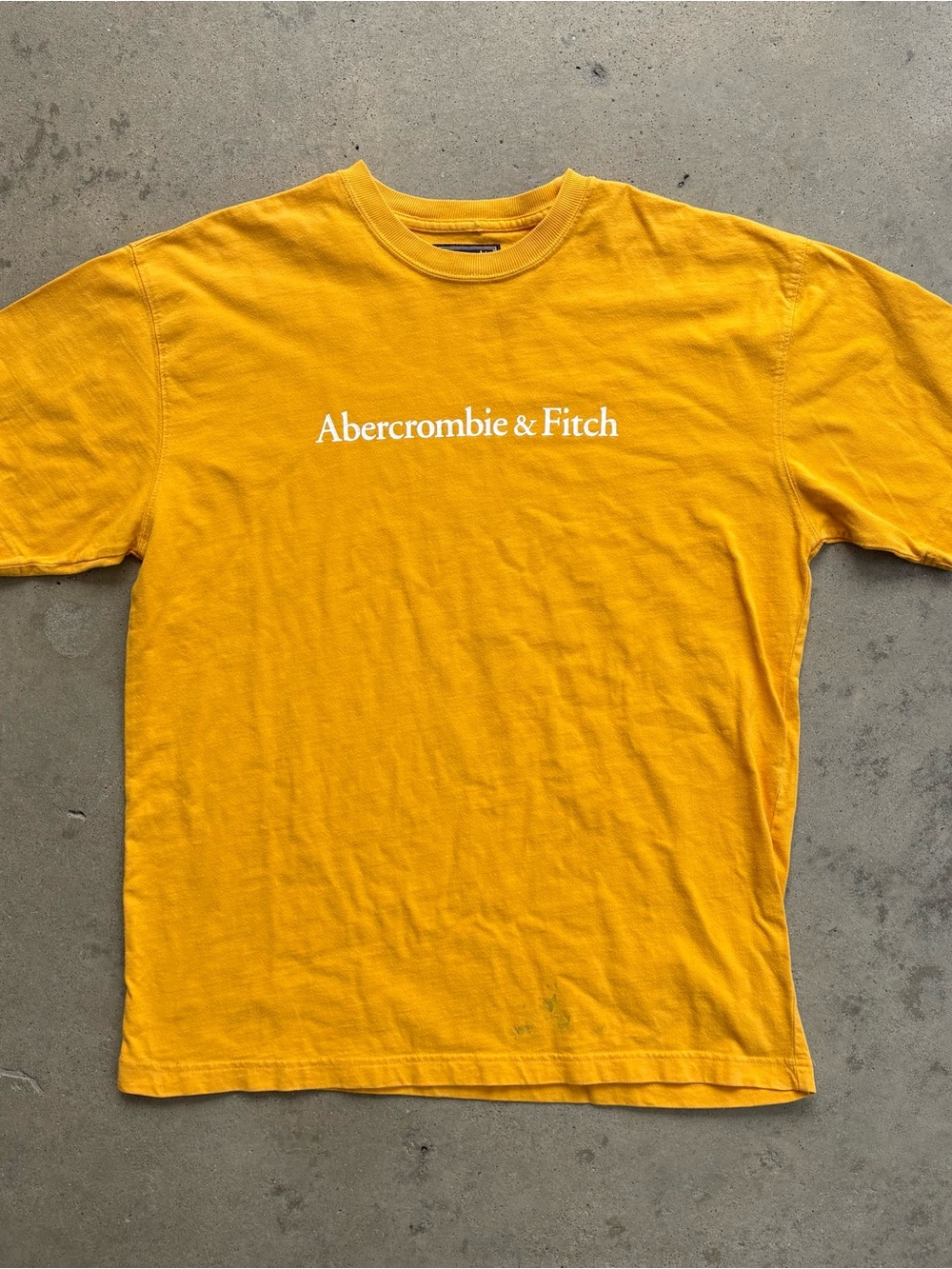 Abercrombie & Fitch T-Shirt Men's Small with Bulldog Back Yellow